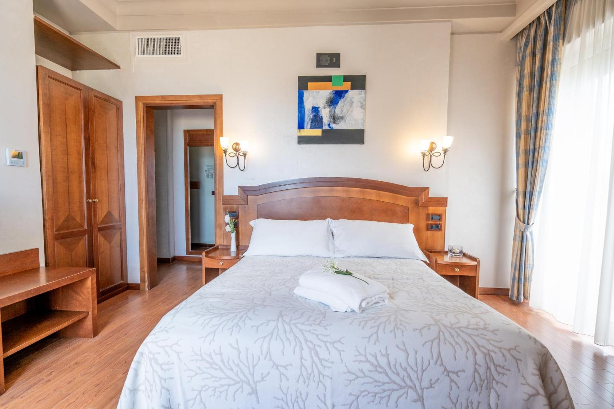 Art Hotel Santa Lucia Termoli Exteriör bild