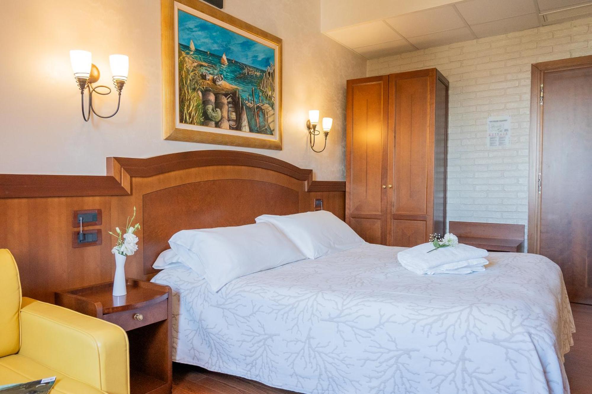 Art Hotel Santa Lucia Termoli Exteriör bild