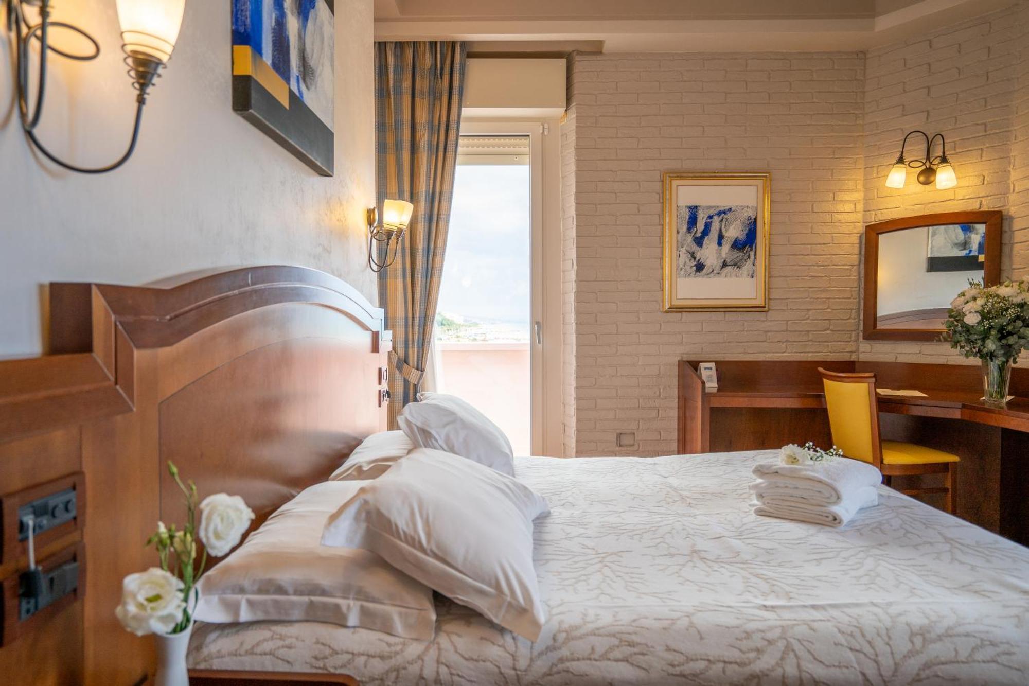 Art Hotel Santa Lucia Termoli Exteriör bild