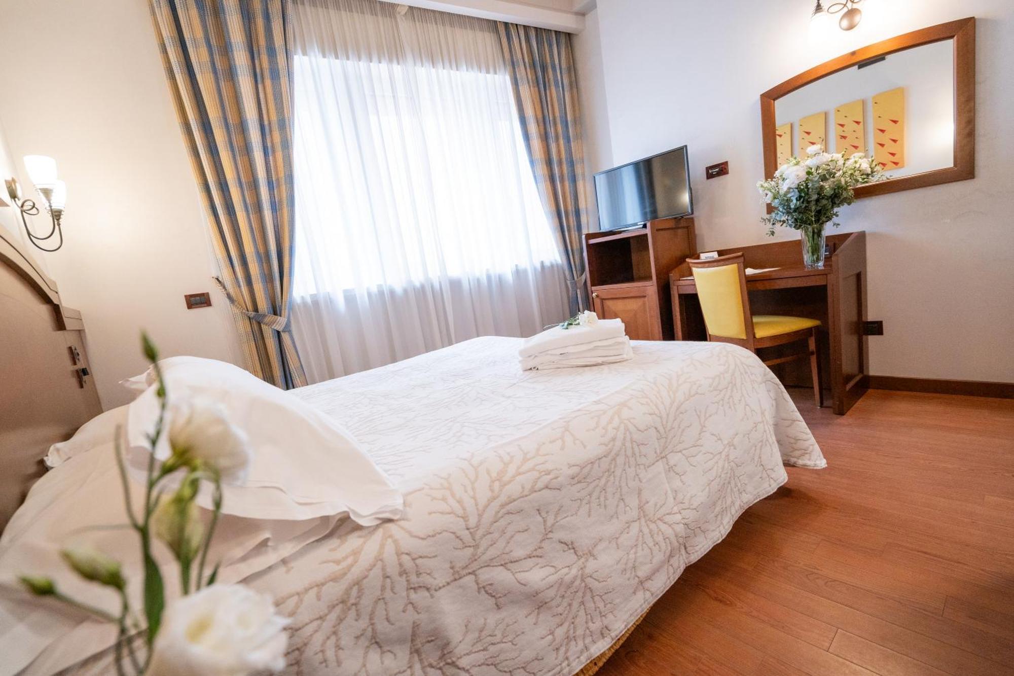 Art Hotel Santa Lucia Termoli Exteriör bild