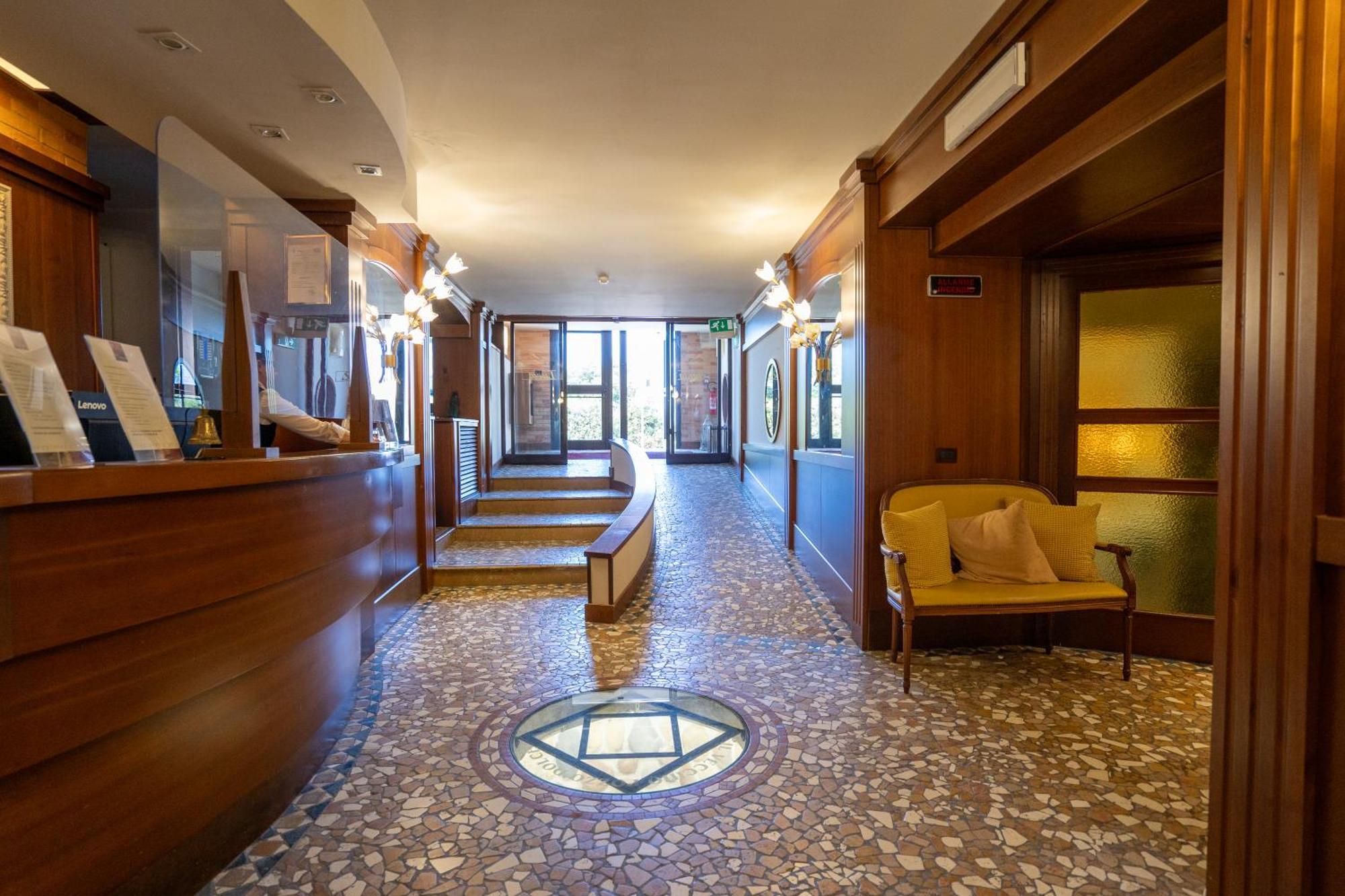 Art Hotel Santa Lucia Termoli Exteriör bild